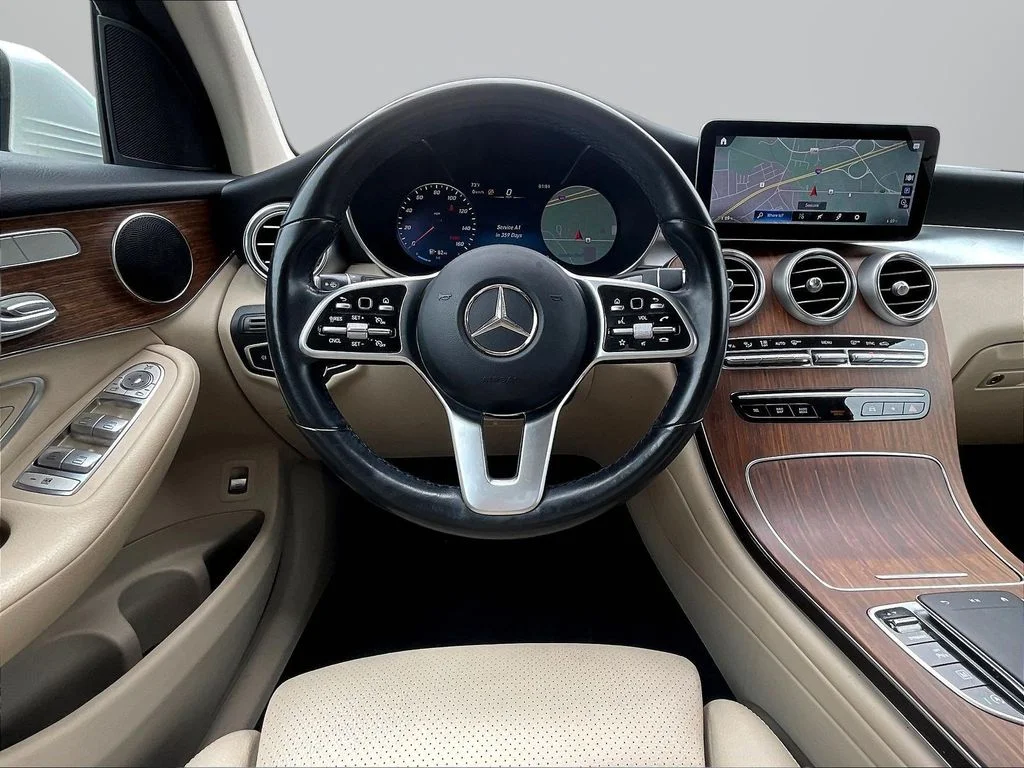Used 2022 White Mercedes-Benz GLC 300 image 10