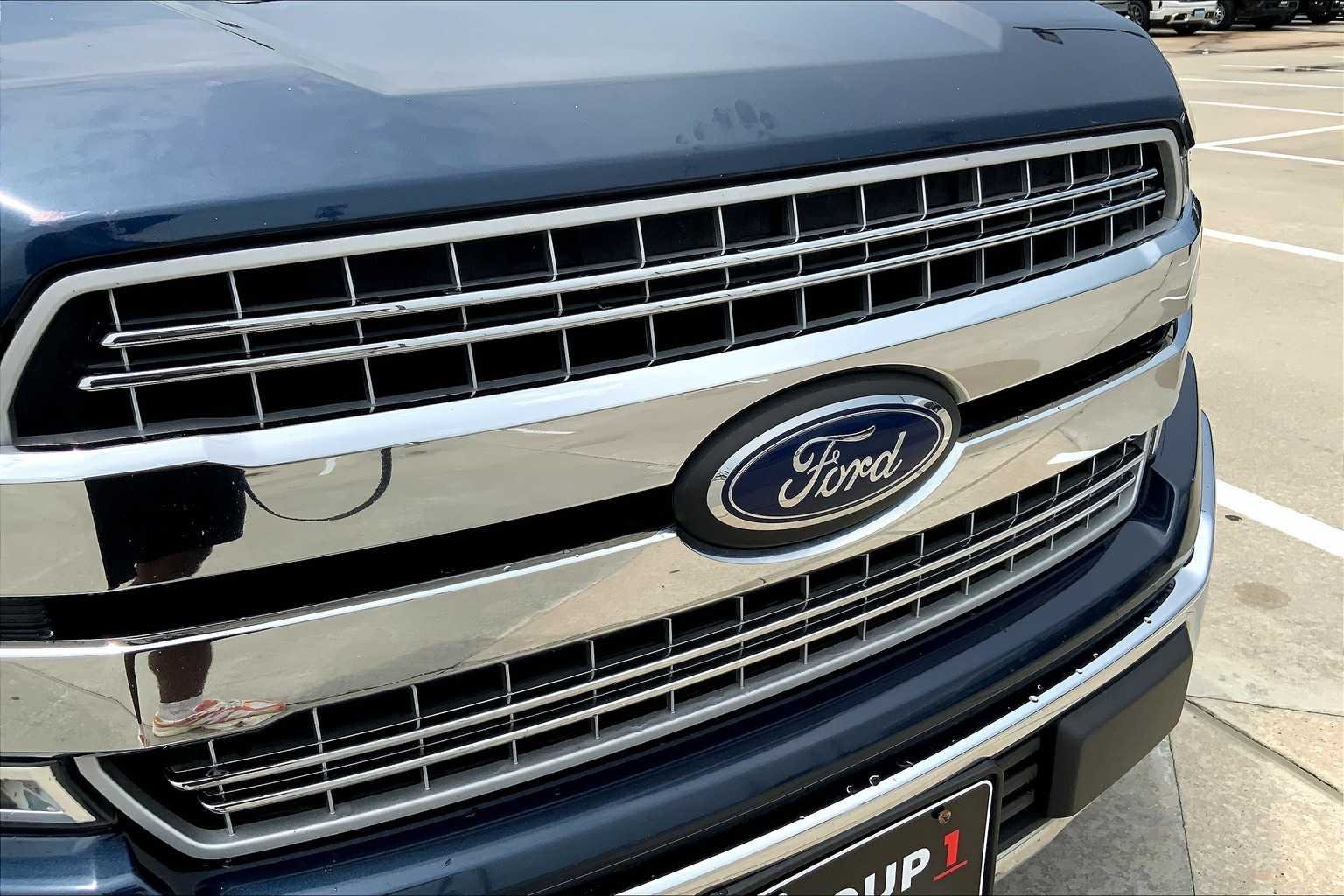 Used 2020 Blue Jeans Metallic Ford LARIAT image 28