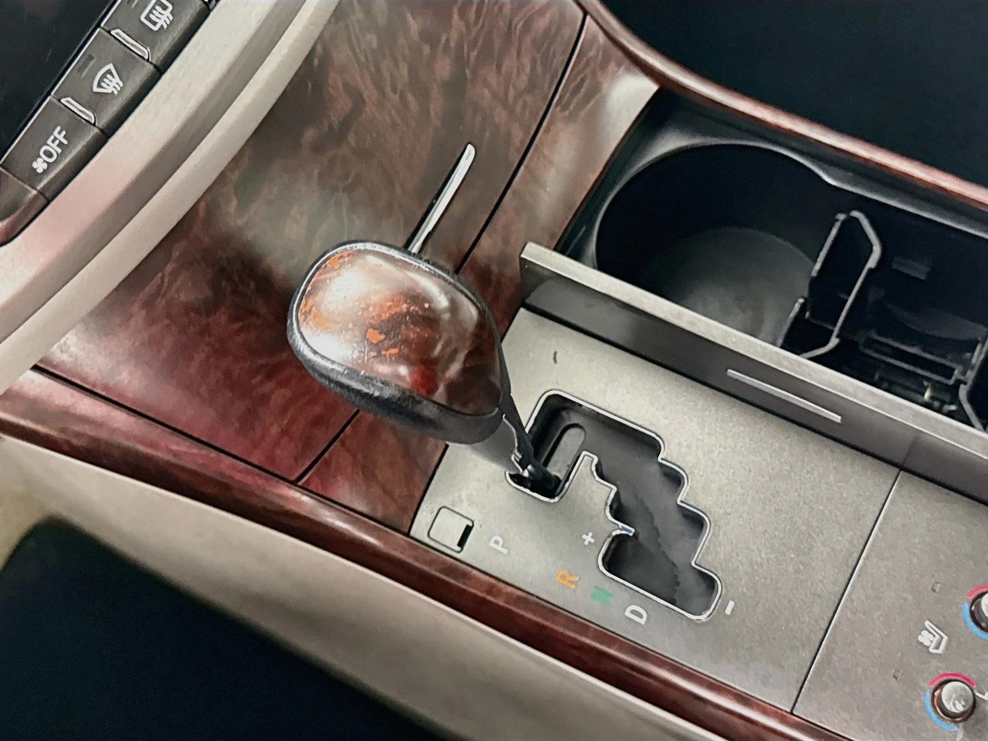Used 2011 Cypress Pearl Toyota Limited image 15