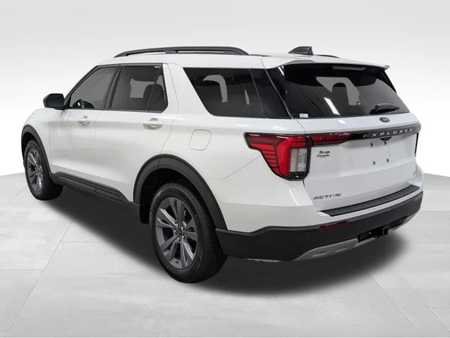 New 2026 Star White Metallic Tri-Coat Ford Active image 53