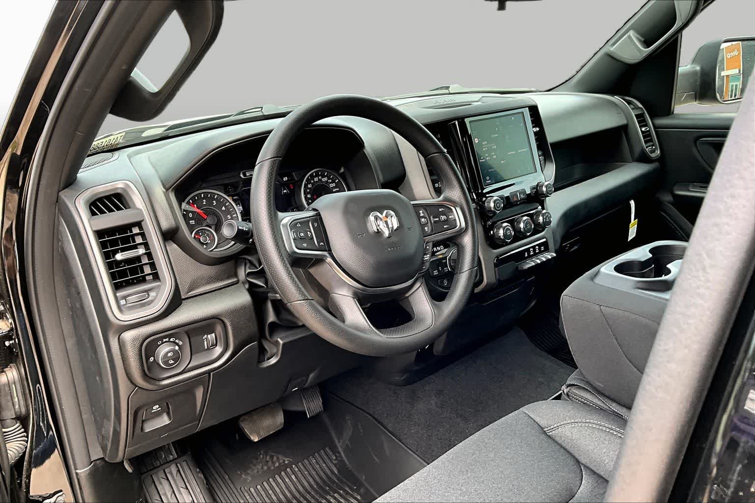 New 2026 Diamond Black Crystal Pearl-Coat Exterior Paint RAM Warlock image 8
