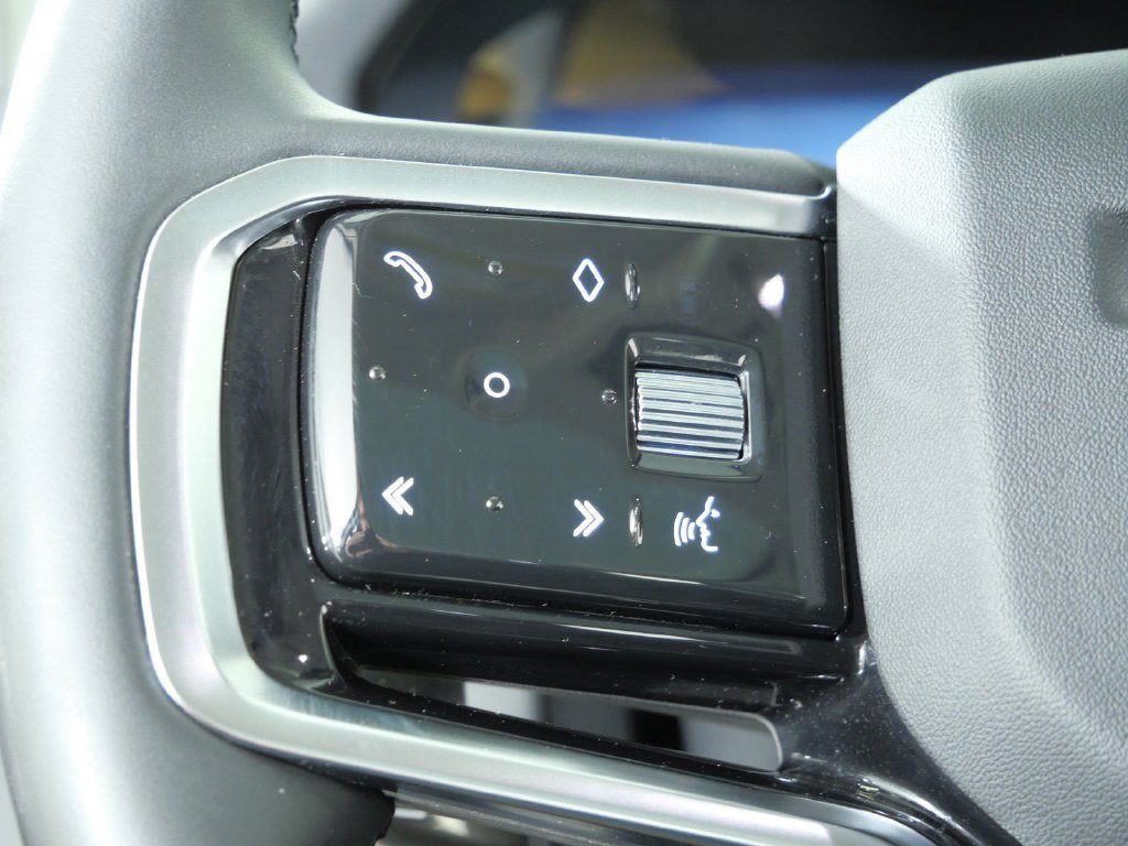 Used 2024 Gray Land Rover S image 41