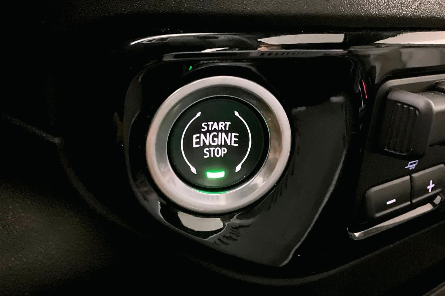 Used 2022 Black Chevrolet ZR2 image 33