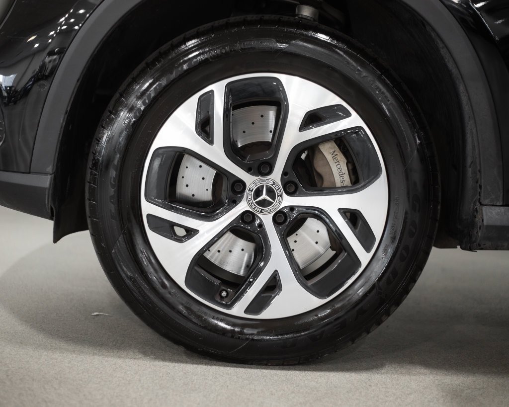 Certified Used 2025 Black Mercedes-Benz GLC 350e image 4