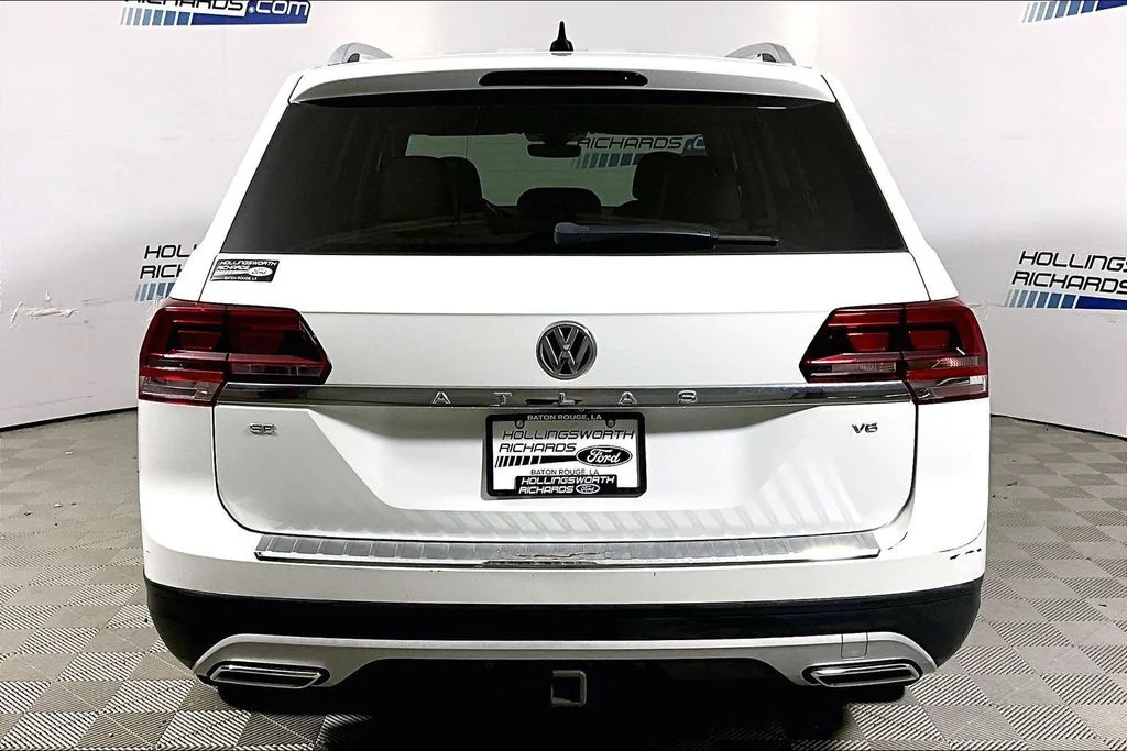 Used 2019 Pure White Volkswagen 3.6L V6 SE image 4