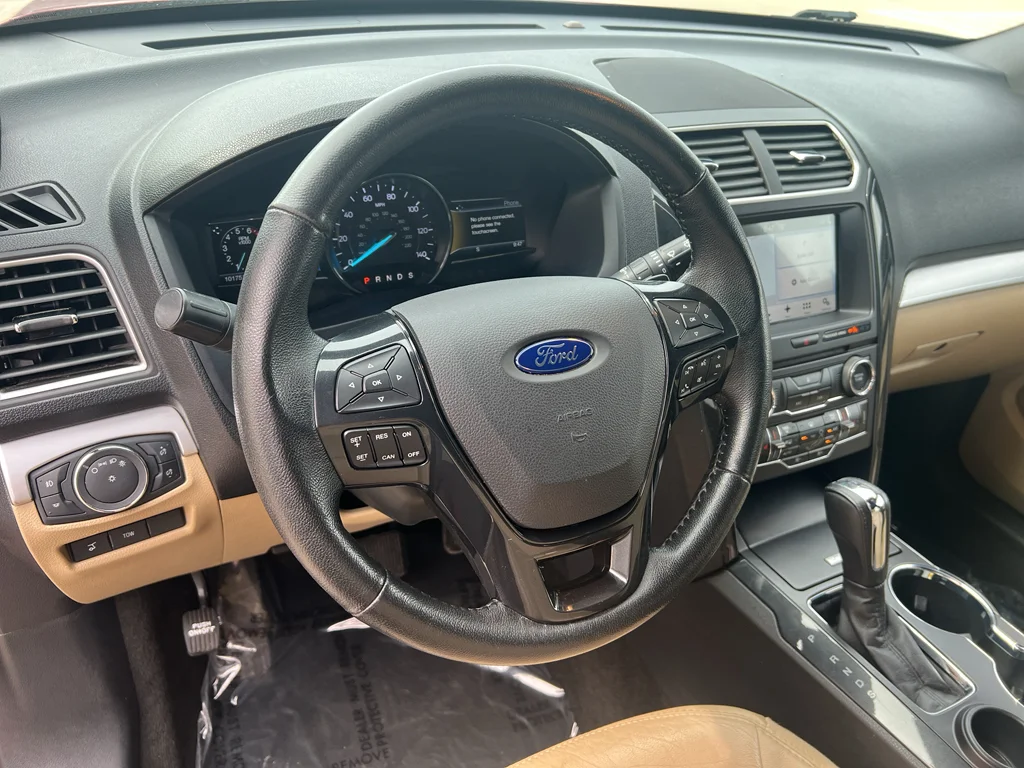 Used 2017 Ruby Red Metallic Tinted Clearcoat Ford XLT image 13