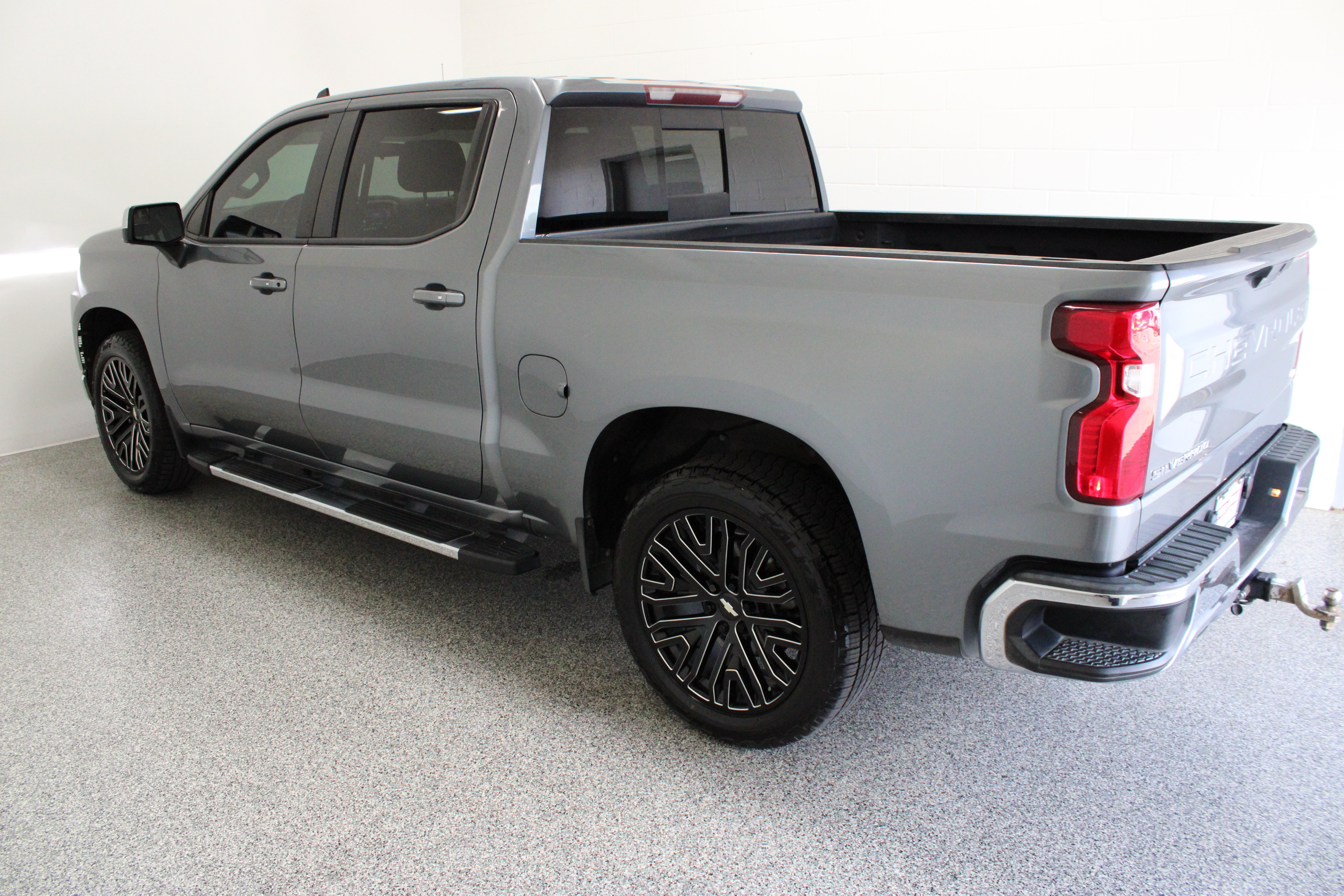 Used 2019 Satin Steel Metallic Chevrolet LT 5.3L image 9