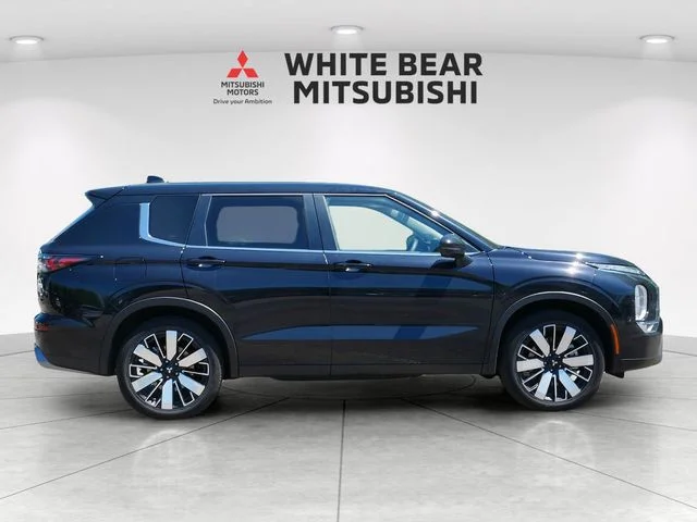 Used 2026 Labrador Black Pearl Mitsubishi SE image 6