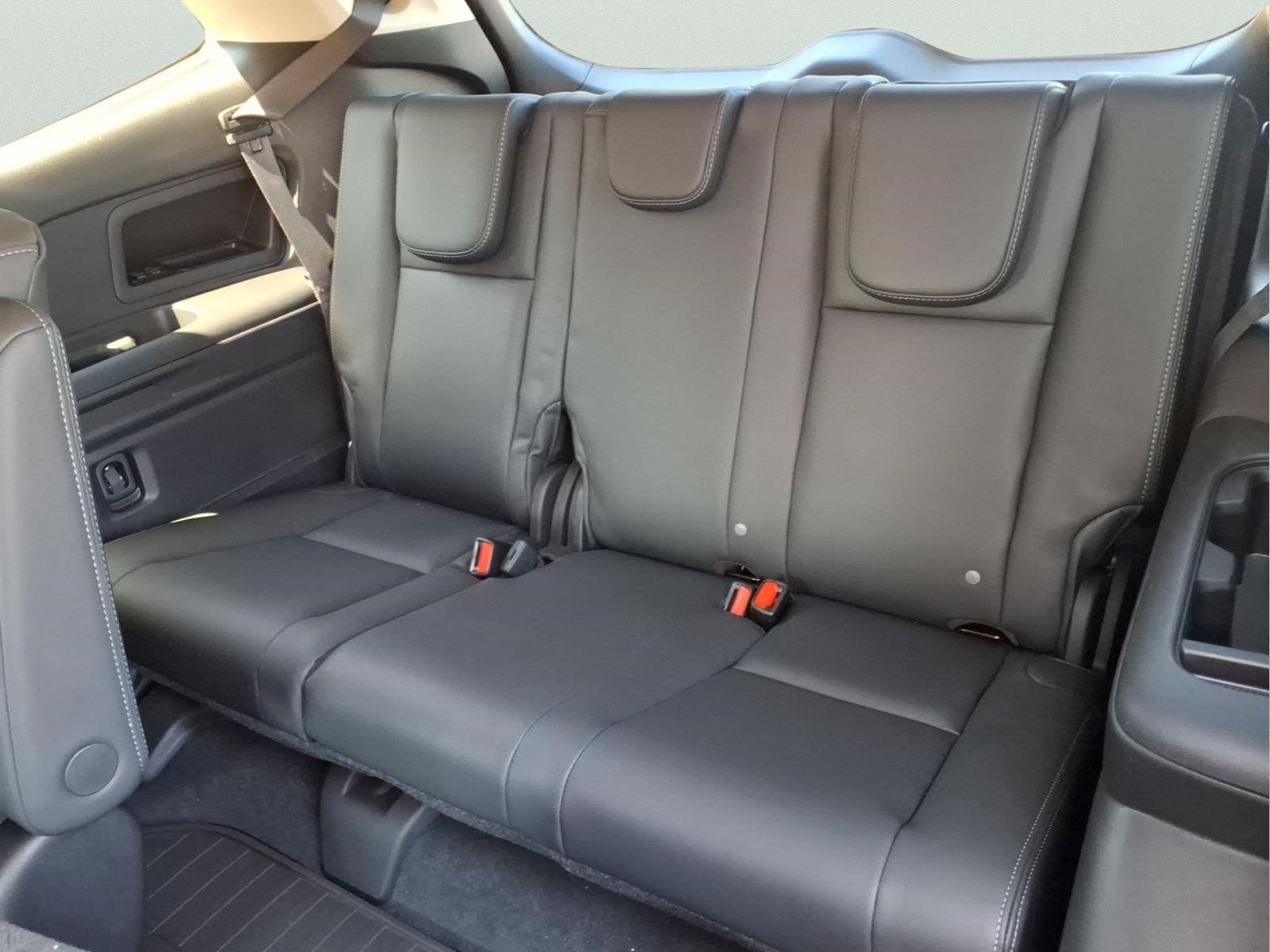 New 2027 MAGNETITE GRAY METALLIC Subaru Premium 7-Passenger image 8