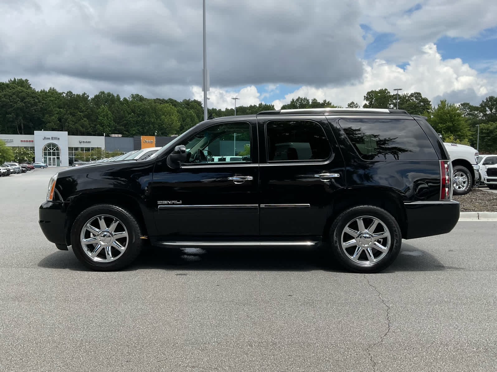 Used 2013 Onyx Black GMC Denali image 8