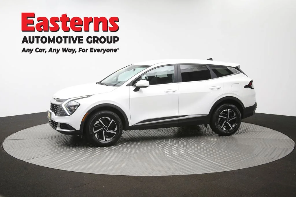 Used 2023 White Kia LX image 57