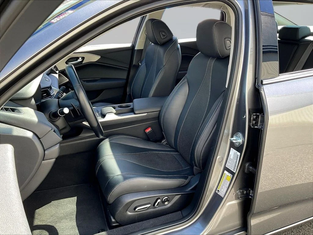Certified Used 2025 Liquid Carbon Metallic Acura Technology Package image 22