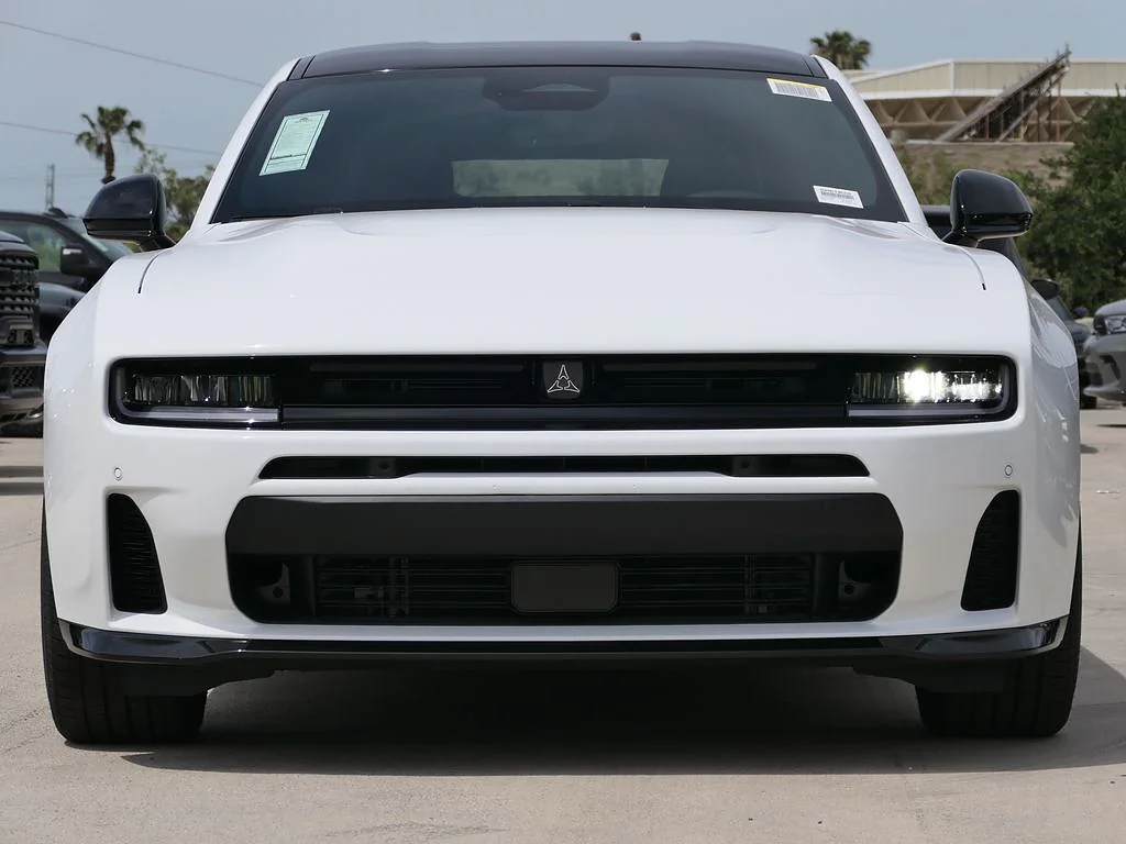New 2026 White Knuckle Clear Coat Dodge Daytona Scat Pack 4-Door AWD image 6