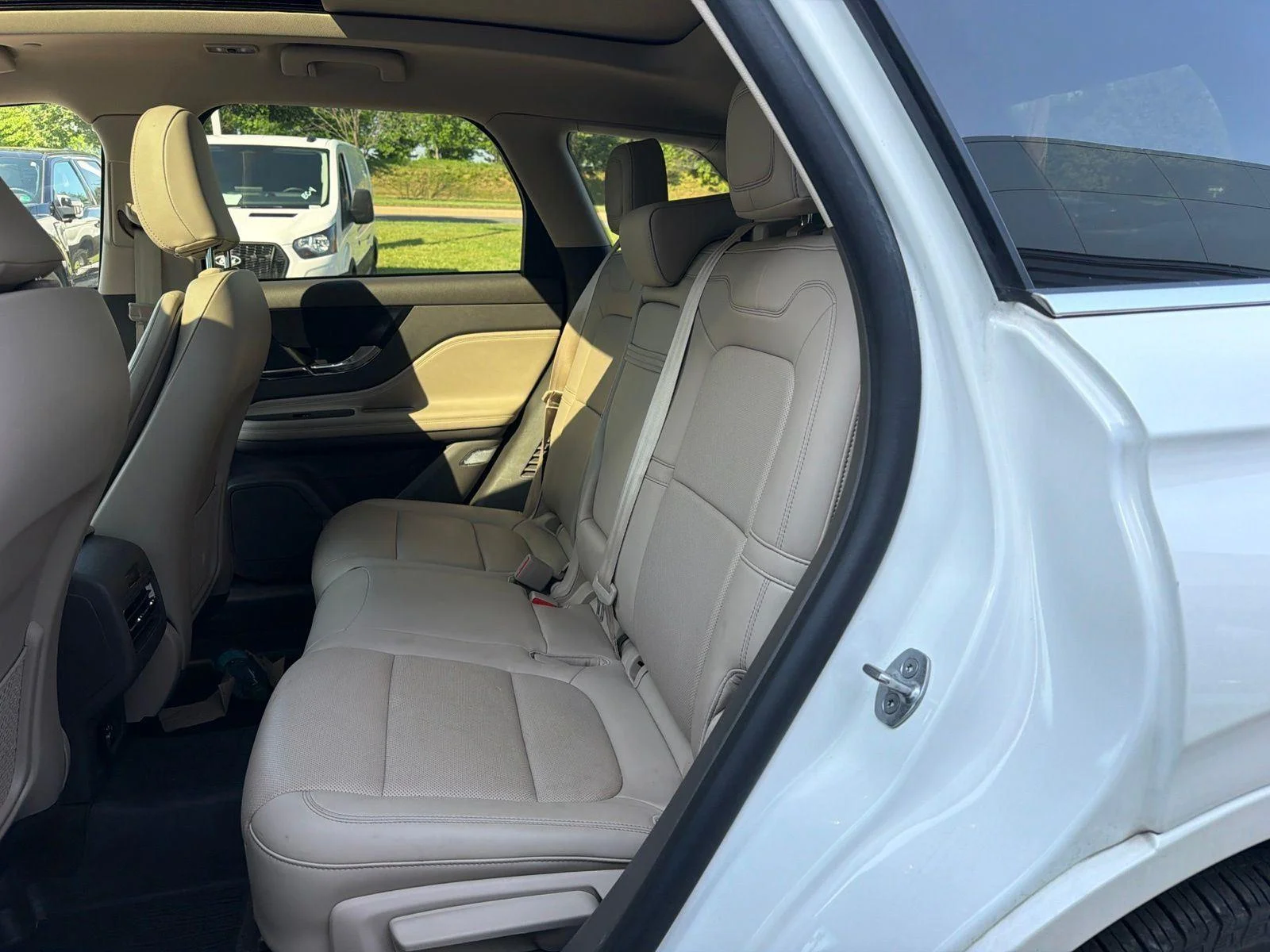 Used 2021 Pristine White Lincoln Reserve image 7