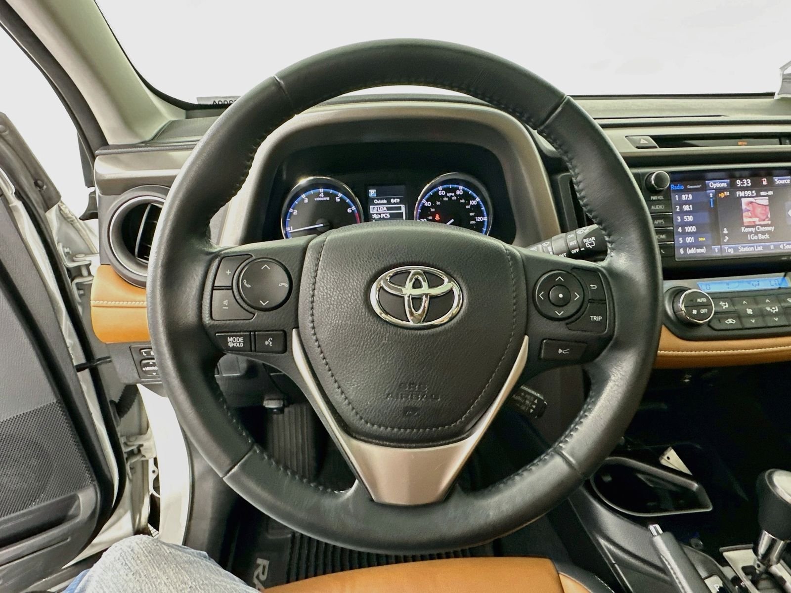 Used 2016 Blizzard Pearl Toyota Limited image 11
