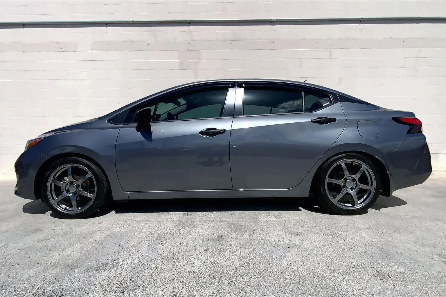 Used 2024  Nissan S image 3