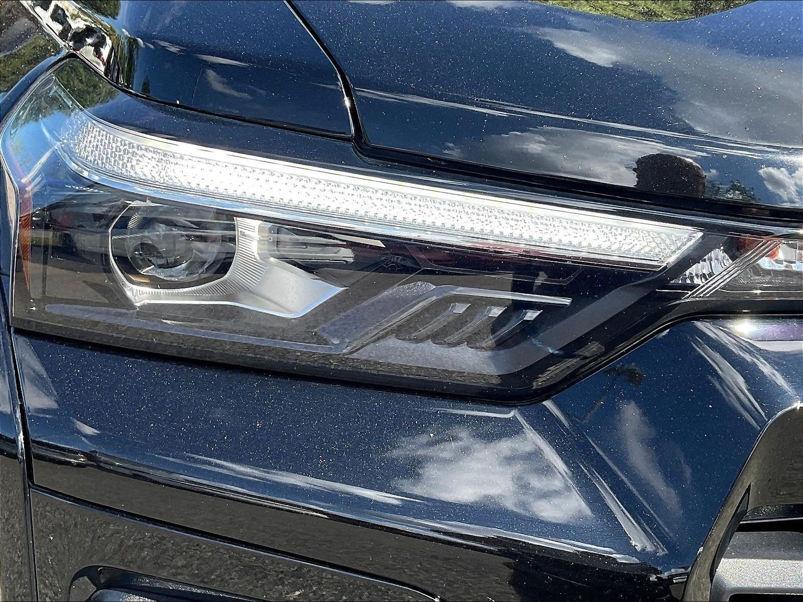 Used 2023 Black Chevrolet Z71 image 35