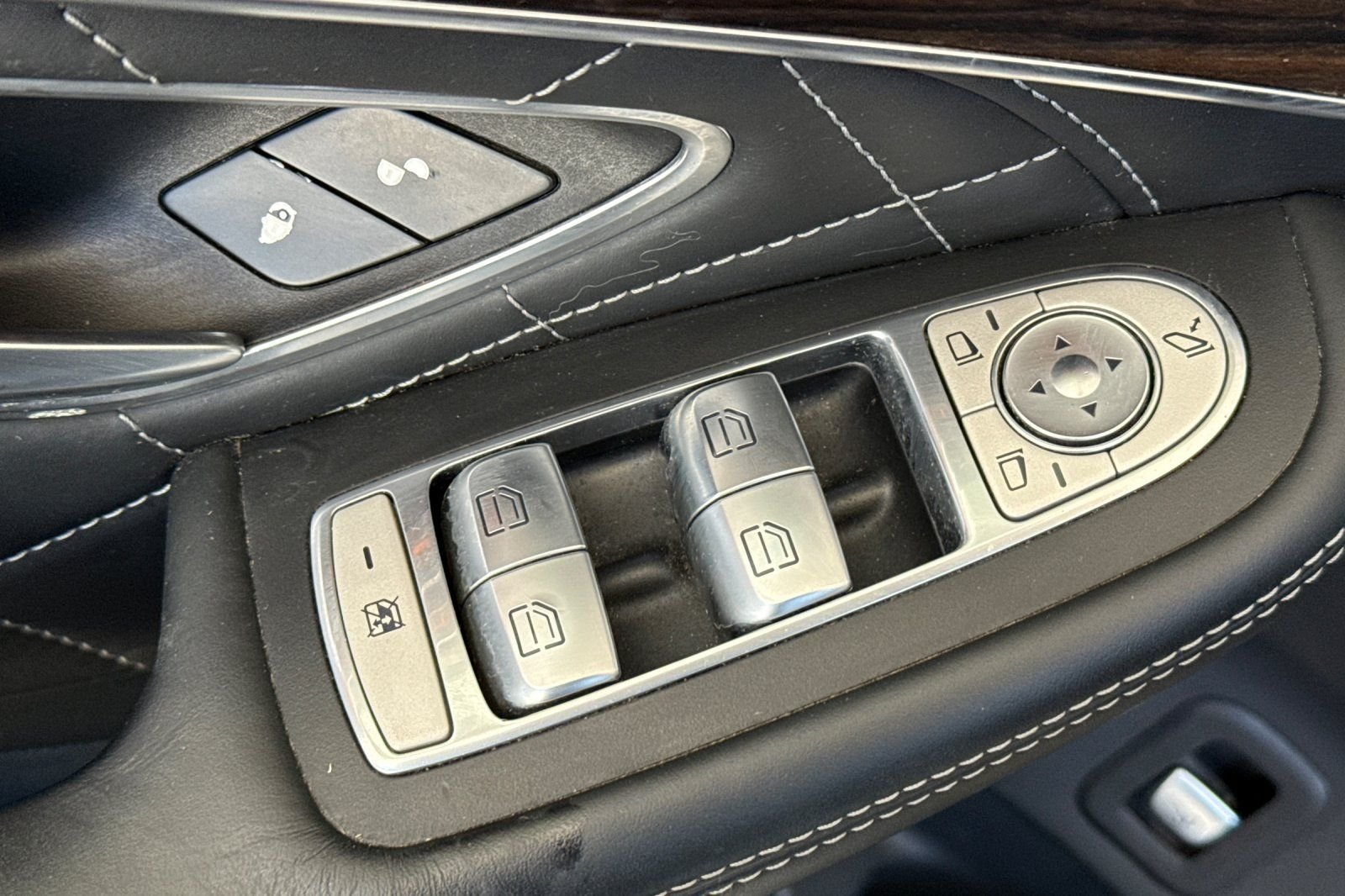 Used 2017 Black Mercedes-Benz 300 image 15