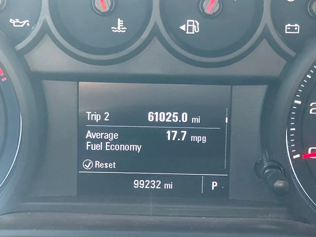 Used 2019 Summit White GMC Base image 16