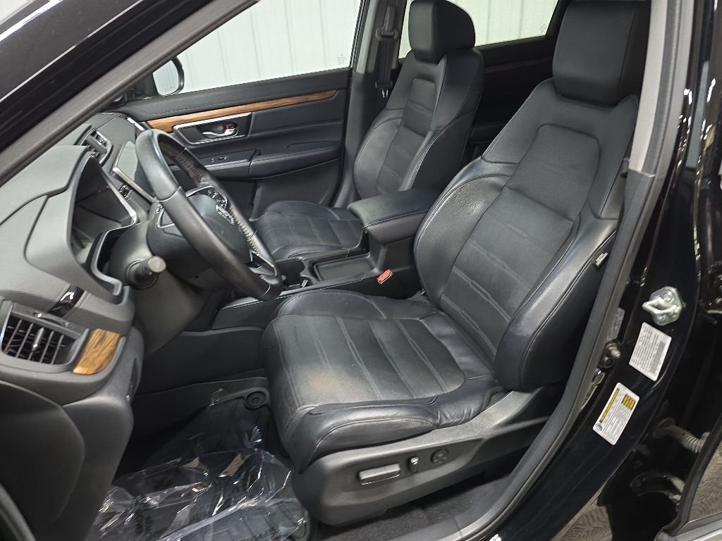 Used 2018 Crystal Black Pearl Honda Touring image 30