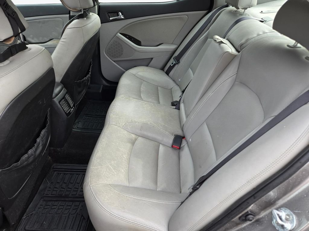Used 2012 Silver Kia EX image 17