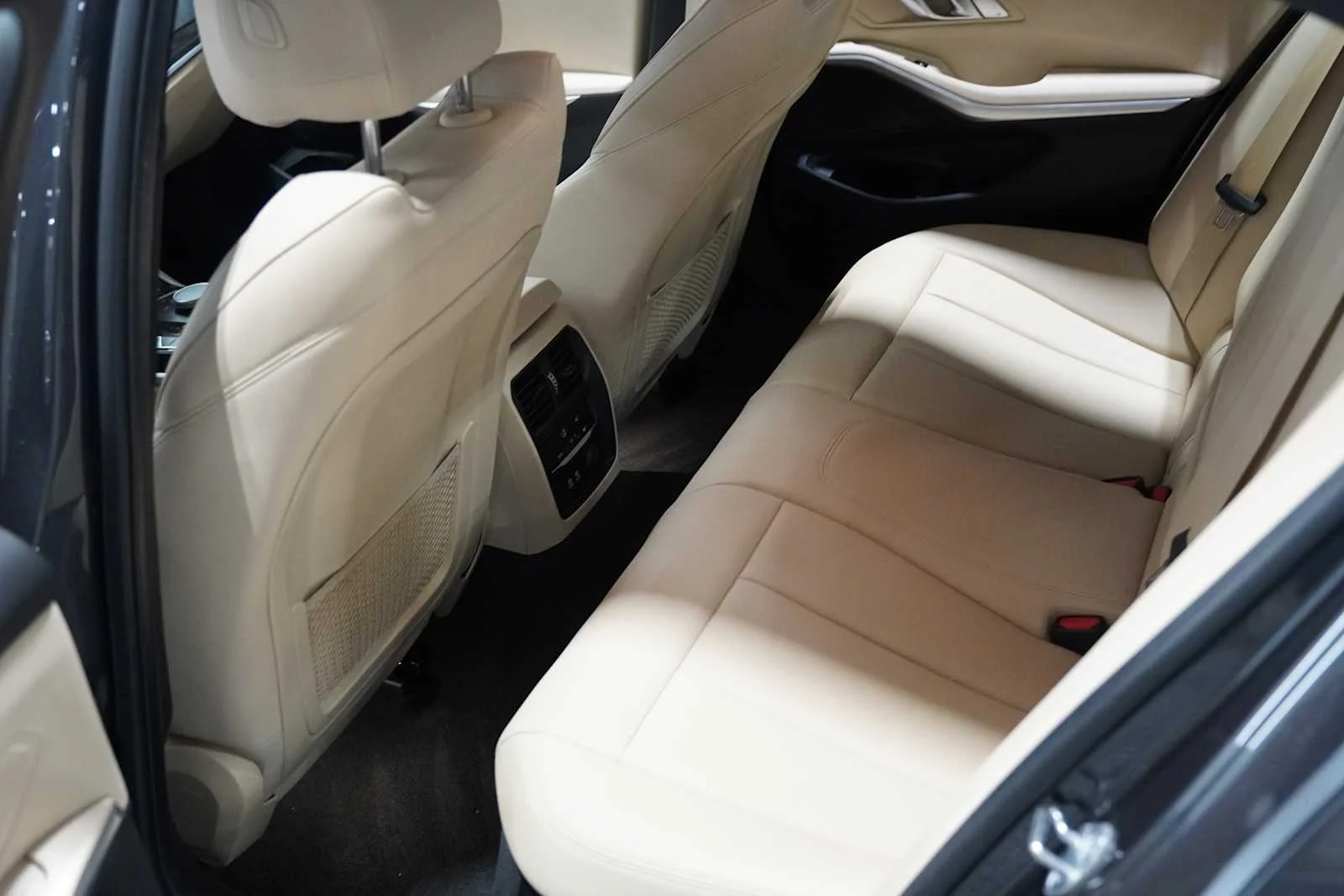 Used 2019 Mineral Grey Metallic BMW 330i image 22