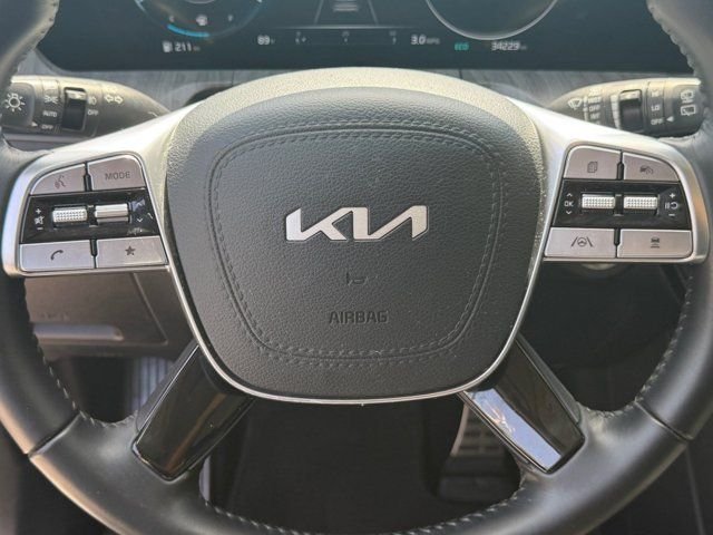 New 2025 Silver Kia SX image 38