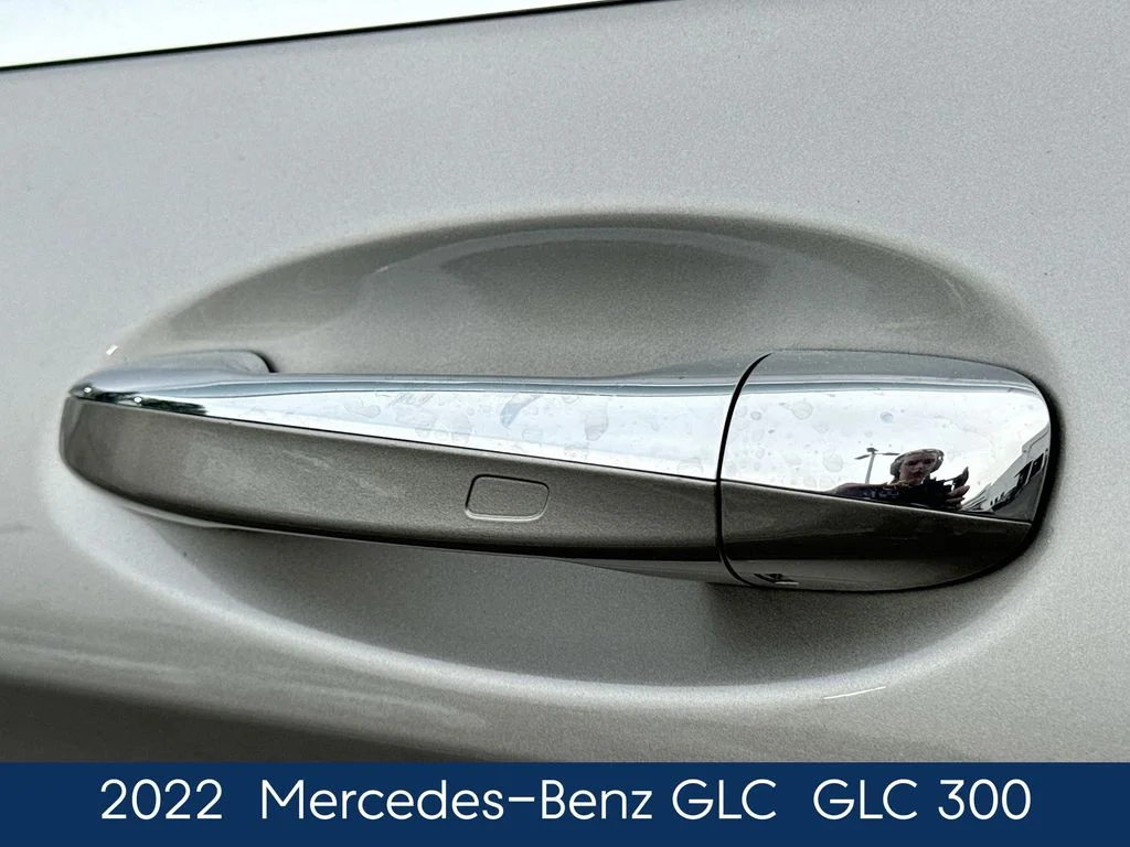 Used 2022  Mercedes-Benz GLC 300 image 13