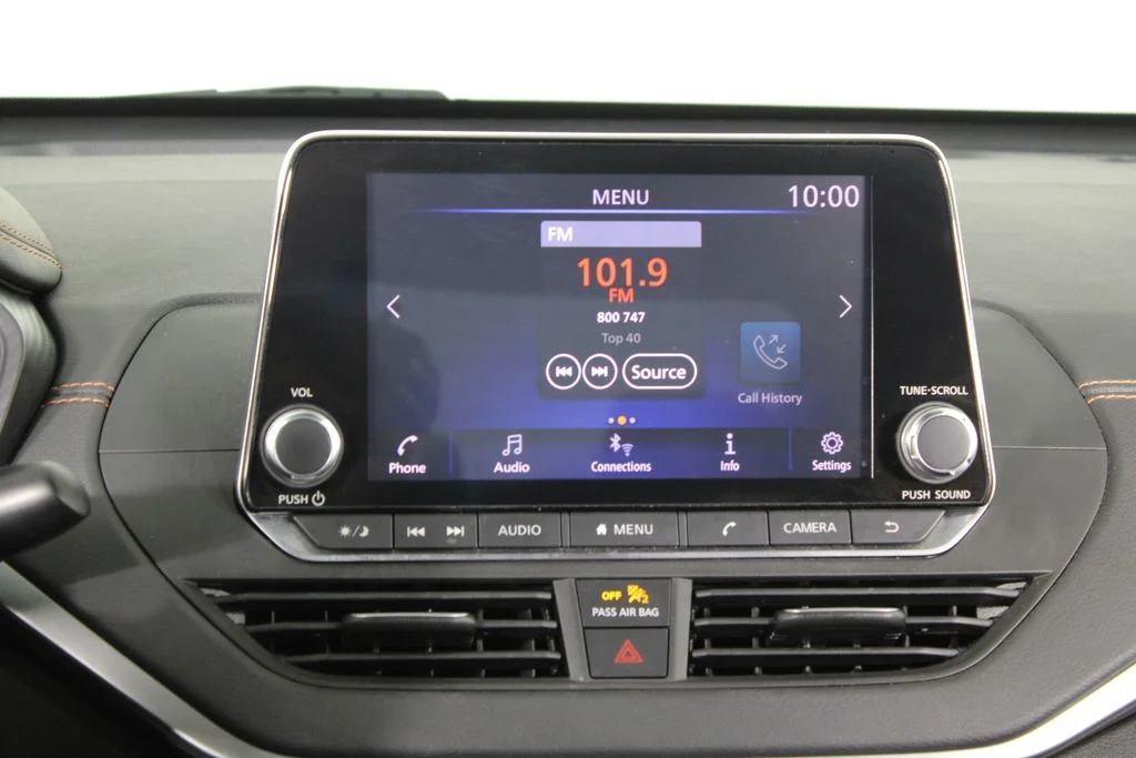 Certified Used 2020 Silver Nissan 2.5 SR image 9
