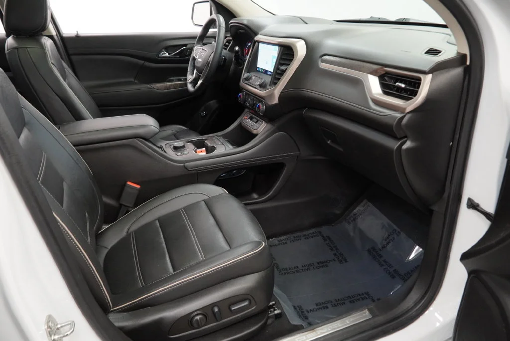 Used 2023 White Frost Tricoat GMC Denali image 36