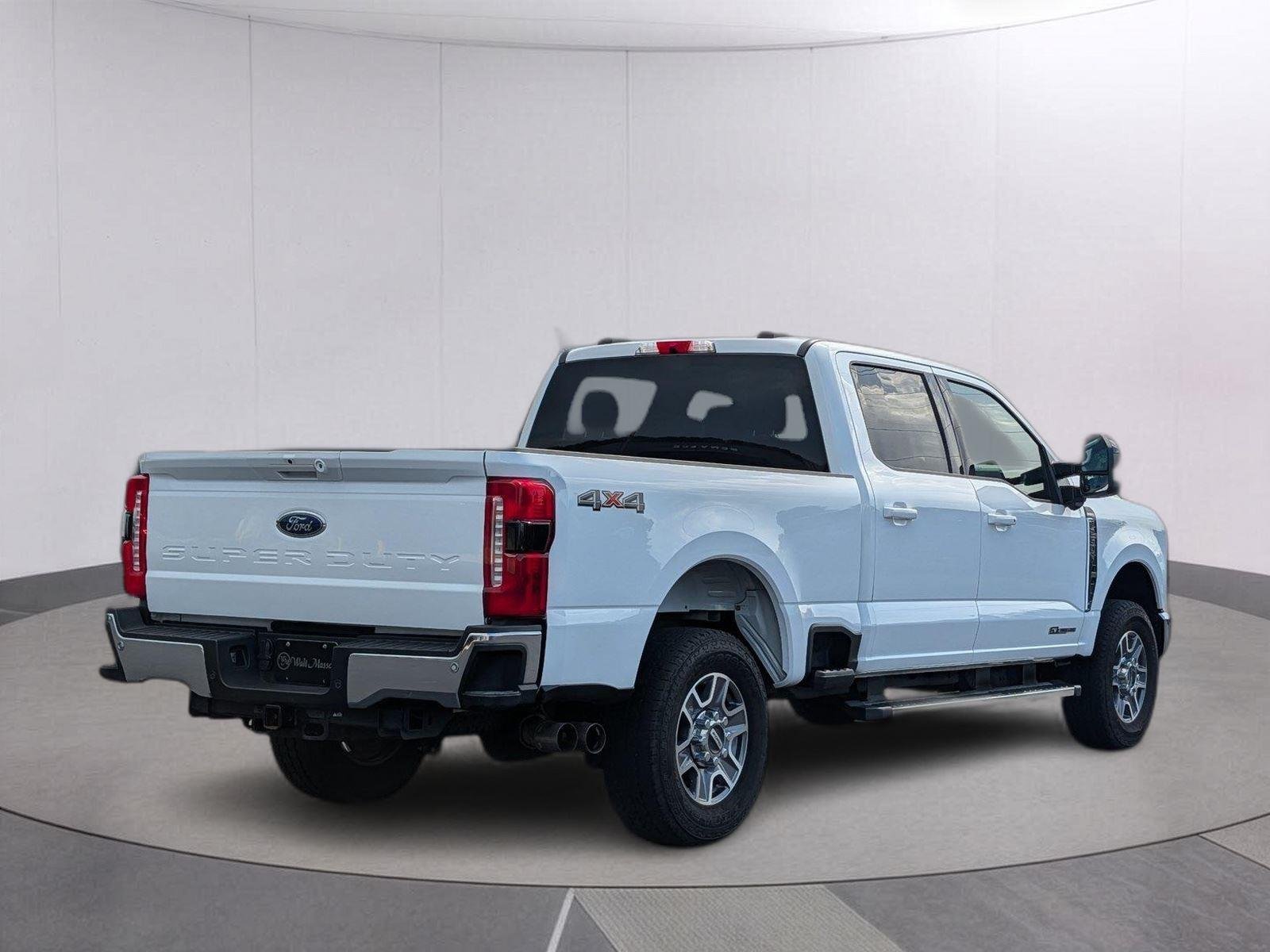 Used 2026 Oxford White Ford Lariat image 6