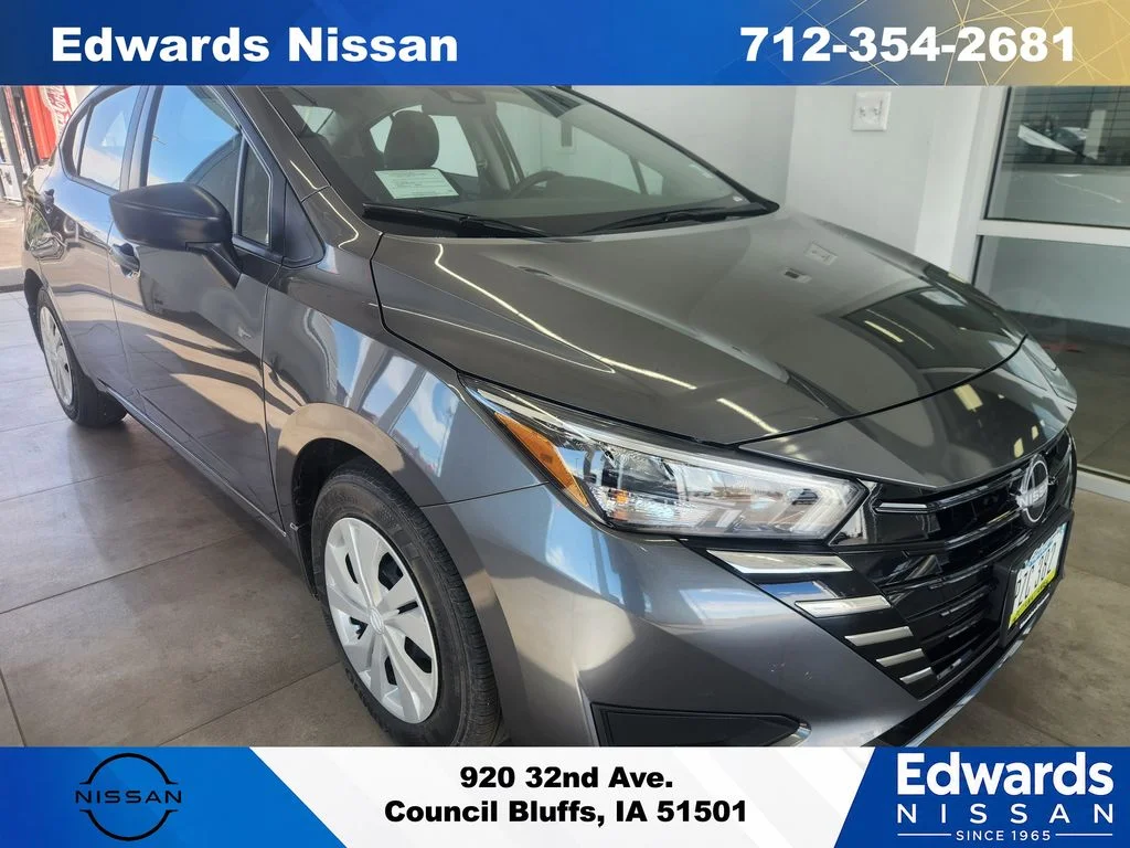 2025 Nissan Versa 1.6 S CVT's photo