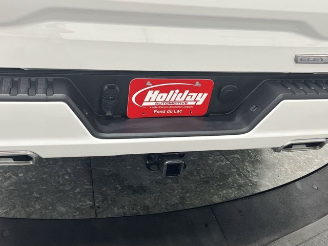 Used 2024 Summit White GMC Elevation image 34