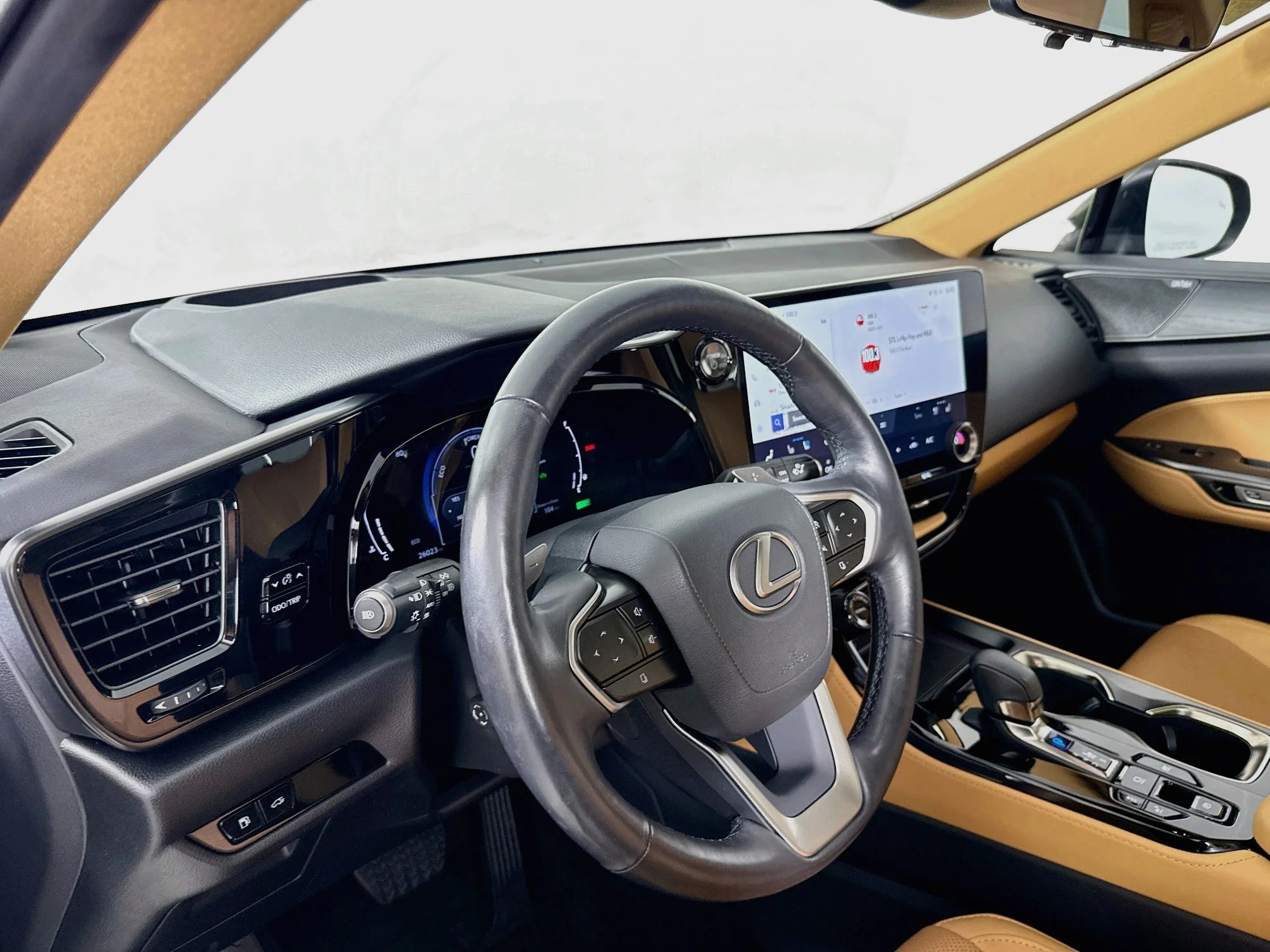 Certified Used 2024 Nori Green Pearl Lexus 350h Luxury image 9