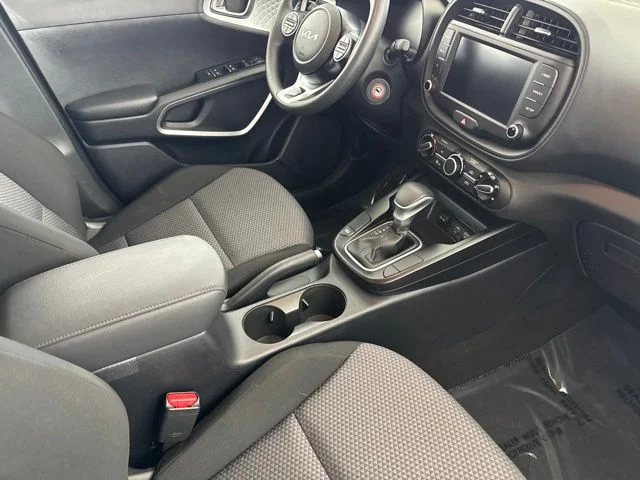 Used 2025  Kia LX image 23