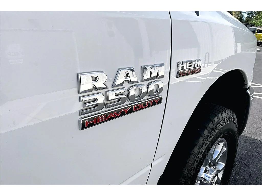 Used 2014  Ram SLT image 8