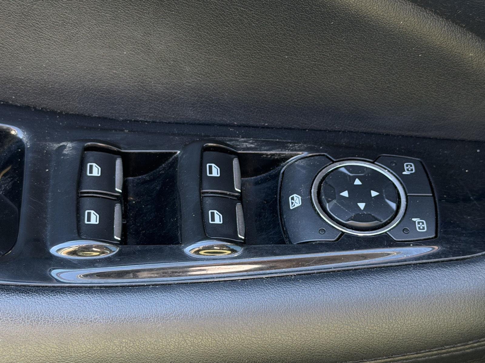 Used 2018 White Gold Ford SEL image 6