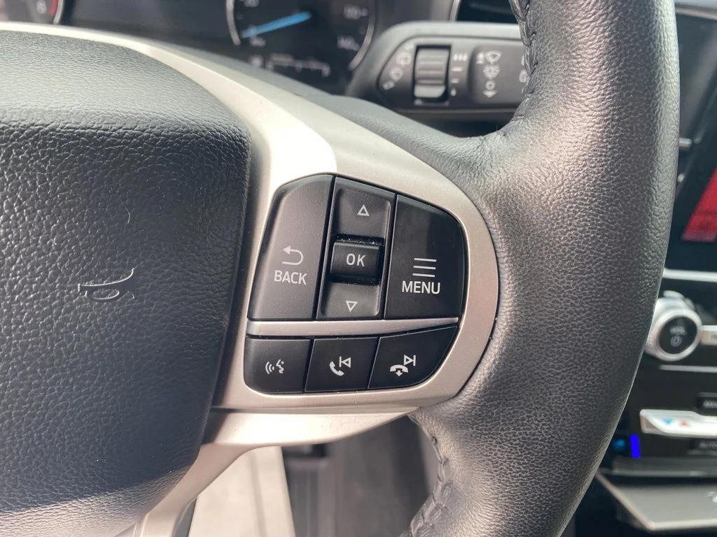 Used 2023 White Ford Limited image 19