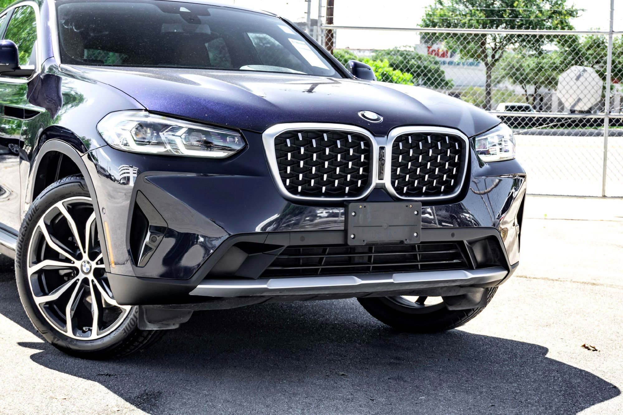 Used 2023 Tanzanite Blue II Metallic BMW xDrive30i image 3