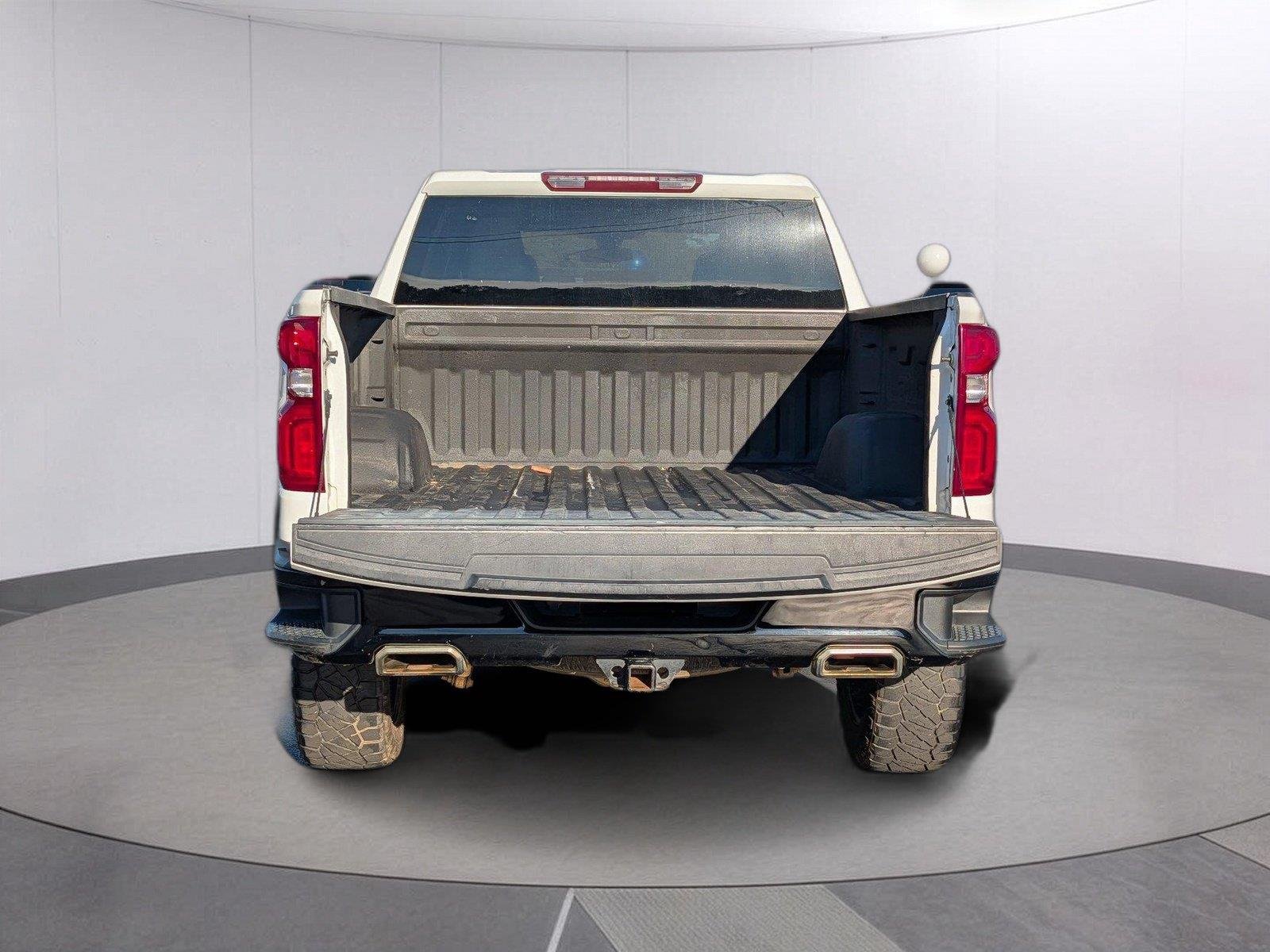 Used 2021 SUMMIT WHITE Chevrolet Custom Trail Boss image 8