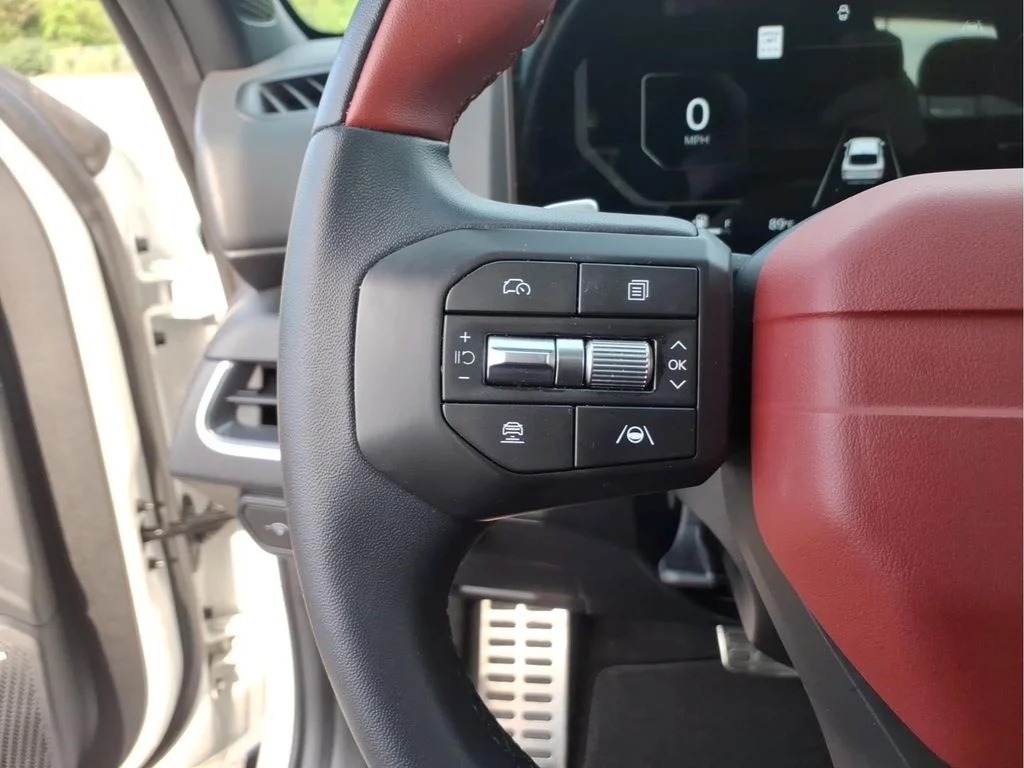 Used 2025 White Kia GT-Line Turbo image 24