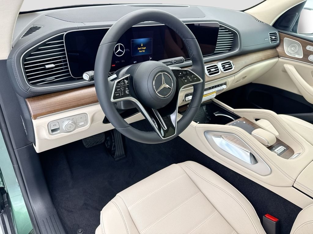New 2026 MANUFAKTUR Ireland Mid Green Metallic Mercedes-Benz GLE 580 image 9