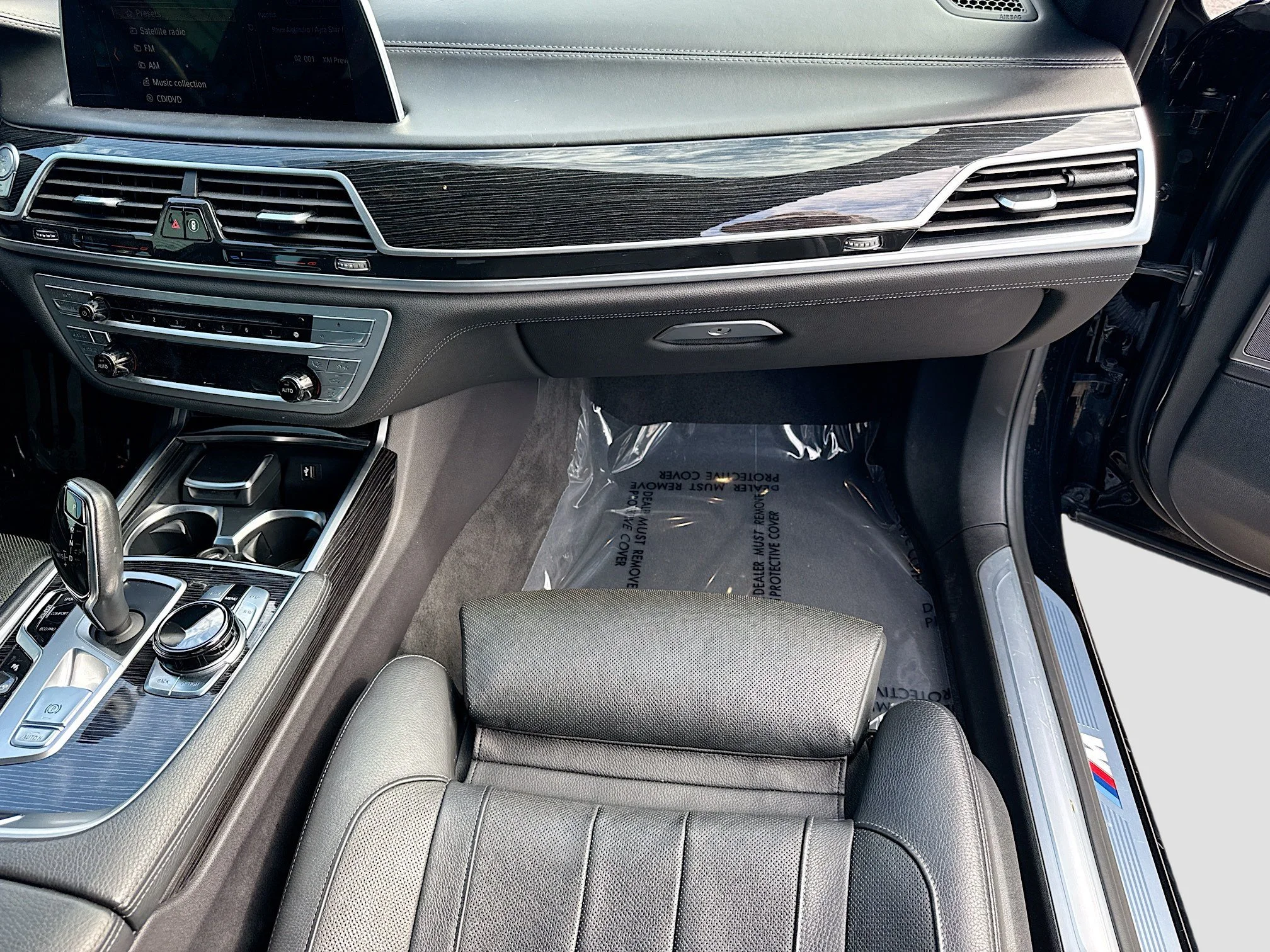 Used 2019 Black Sapphire Metallic BMW 740i image 18