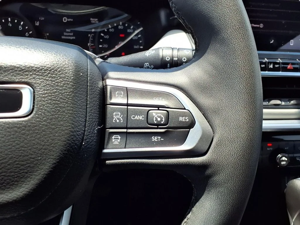 2025 Jeep Compass Limited - Photo 14