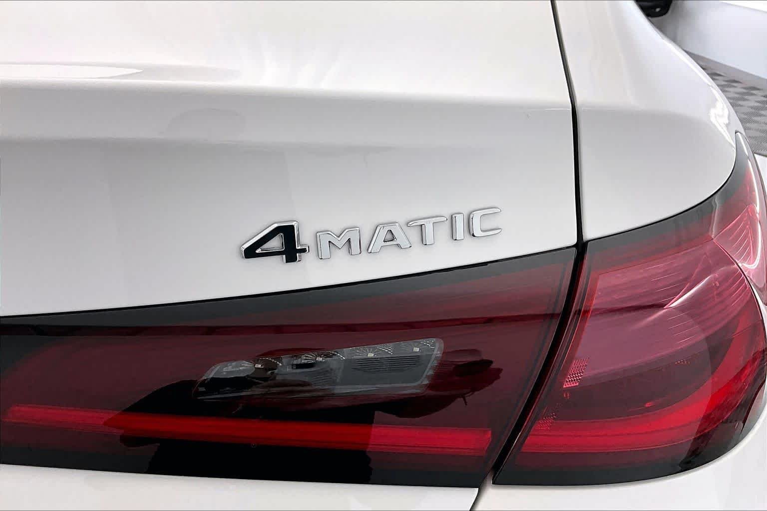 New 2026 Polar White Mercedes-Benz GLC 300 image 22