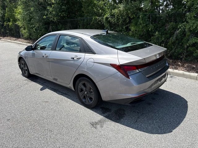 Used 2023 Silver Hyundai SEL image 3