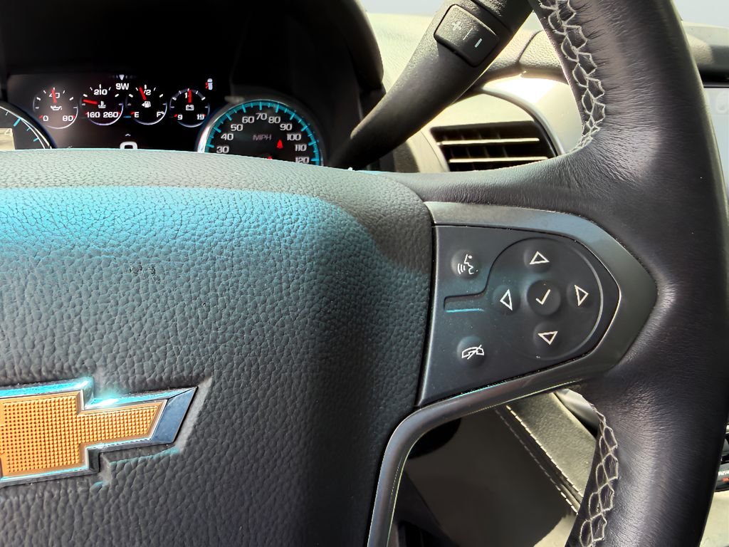 Used 2020 Silver Ice Metallic Chevrolet Premier image 25