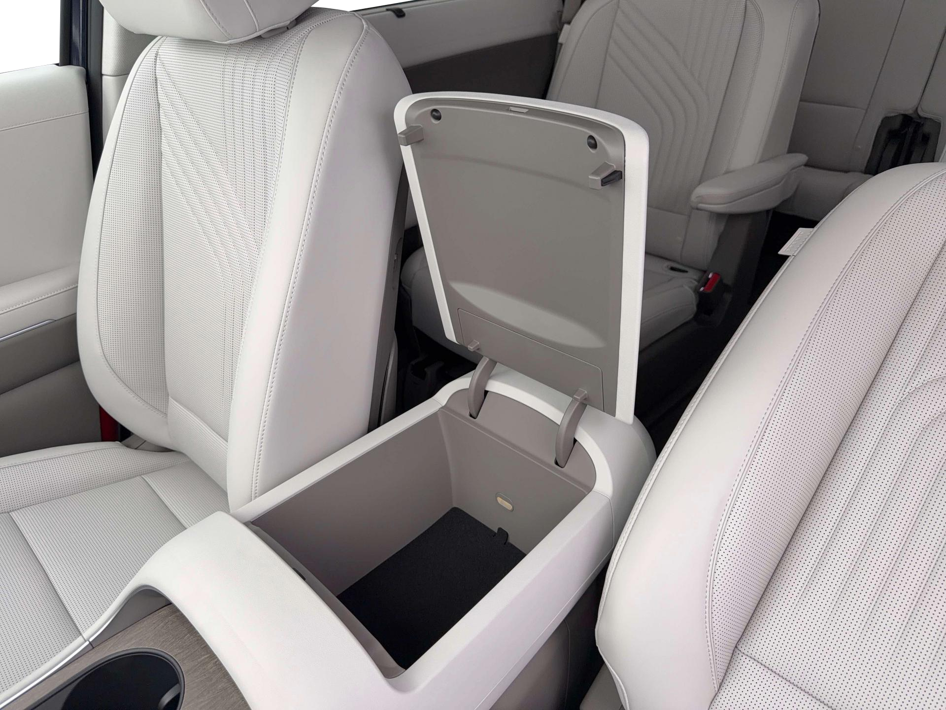 New 2026 White Hyundai Blue SEL 7P image 18
