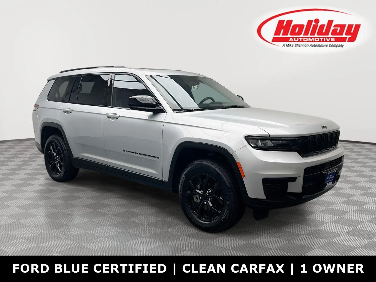 Used 2025 Silver Jeep Altitude X 4x4 image 1