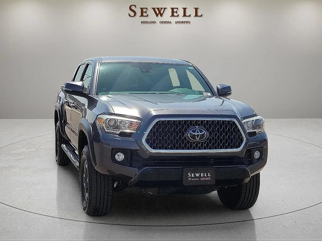 Used 2018 Gray Toyota SR image 7